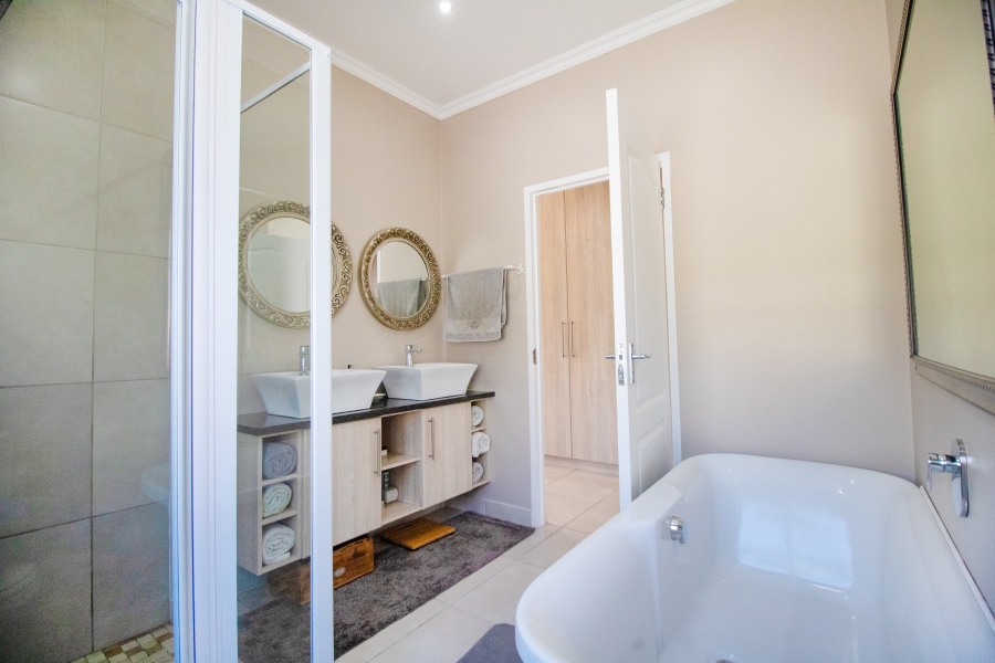 3 Bedroom Property for Sale in Marina Martinique Eastern Cape